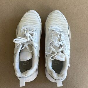 Nike Ryz Women’s Shoes